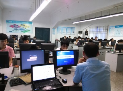 信息安全與管理專業(yè)中的計(jì)算機(jī)網(wǎng)絡(luò)技術(shù)開(kāi)發(fā) 融合防護(hù)與創(chuàng)新