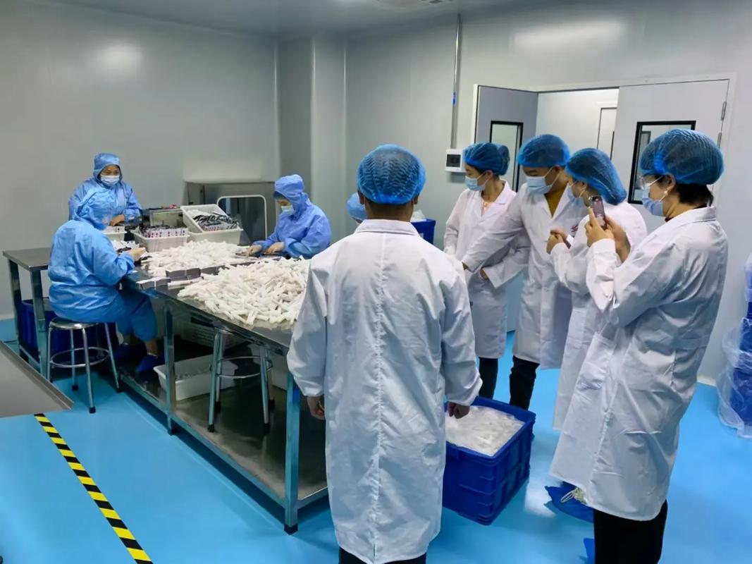 工廠實拍 專業化妝品代工，優質選擇在此